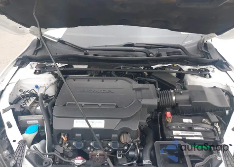 2016 Honda Accord Touring z USA, uszkodzony, nr VIN 1HGCR3F90GA020734